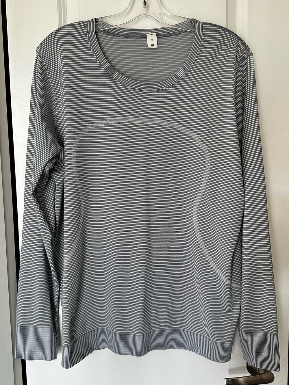 Lululemon Swiftly Tech Long Sleeve Crew Striped Gray White Size 16